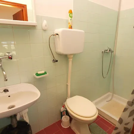 Fuer 3 Personen Ca 20 Qm In Medulin, Istrien Suedkueste Von Istrien *